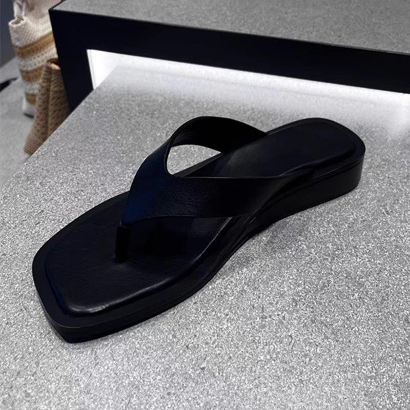 Thick-bottomed flip-flops for summer wear, new beach cool slippers