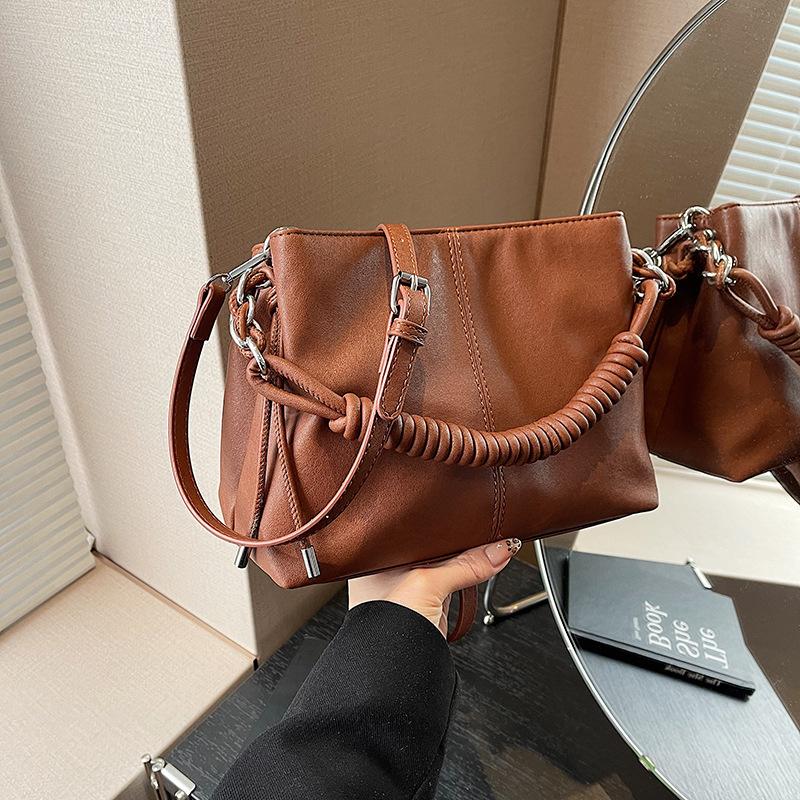 Retro Bag Women's Large Capacity 2025 New Autumn and Winter Versatile Casual Messenger Bag Portable Work Commuter Tote Bag