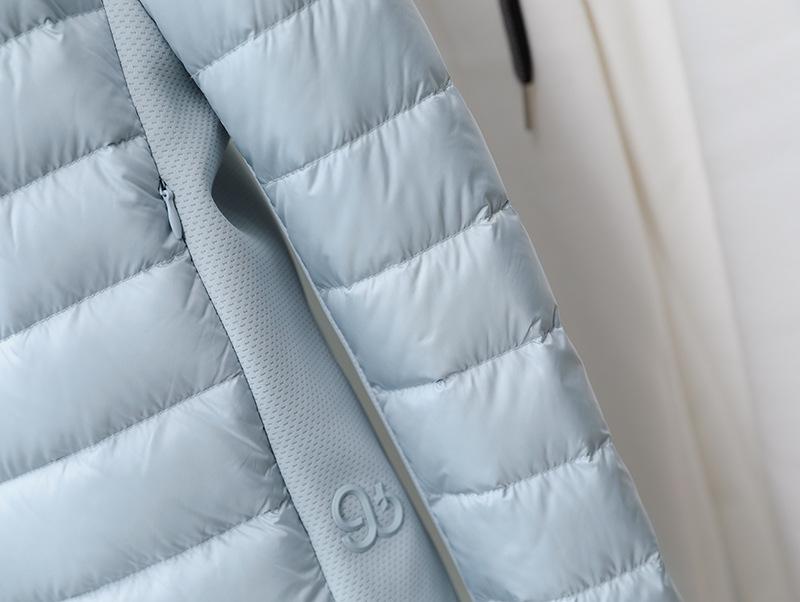 Pearlescent Women's Lightweight 90% Goose Down Jacket: Versatile Light Luxury for Layering or Outerwear