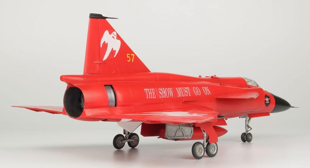 Platz/Italeri 1/48 Scale Swedish Air Force AJS37 Viggen Redviggen 10th Wing Disbandment Commemorative Paint Plastic Model TPA-21 Molded Color