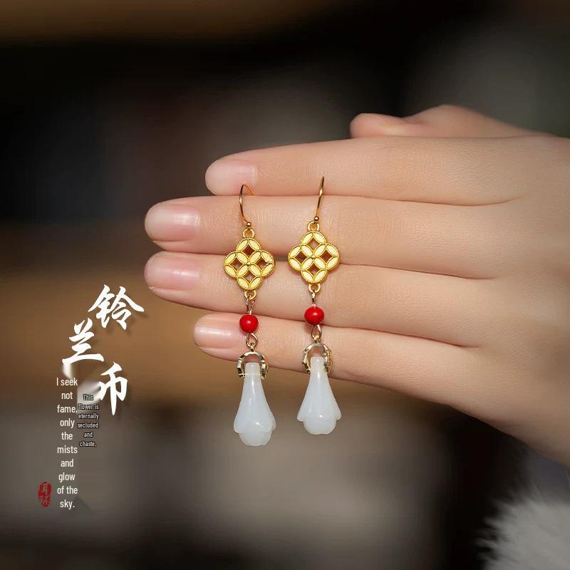 Elegant Ebony Flower Hairpin for Women – Ancient Style, High-End Feel, Simple Chinese Design, Perfect for Daily Use.