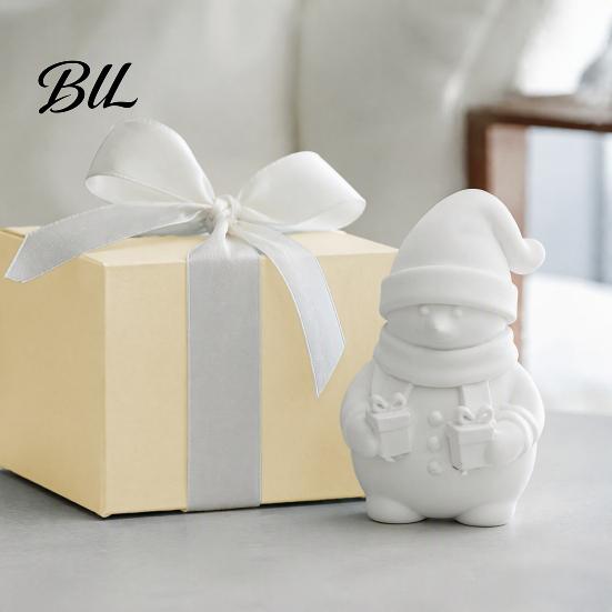 3D Printed Holiday Crafts Snowman Figurine Holding Gift Boxes, DIY Paintable Christmas Small Statue for Shelves Ornament, Cute Winter Desktop