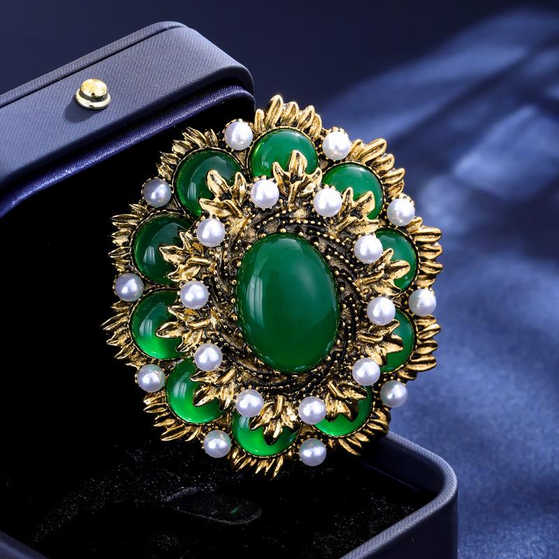 

Винтажная брошь в стиле барокко с зеленым вихрем и дымчатым листом, женская, придворный стиль, аксессуары для костюма и куртки, праздничные подарки
