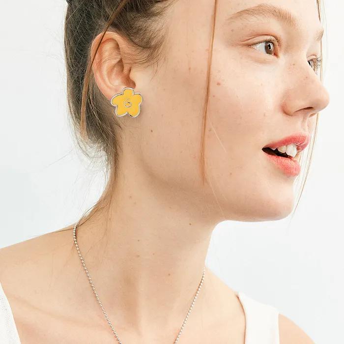 June Flower Earring_Yellow