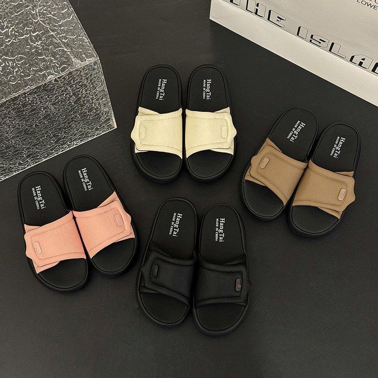 One-word beach sandals women's 2025 spring new thick-soled fashion casual with skirts and soft-soled cool slippers