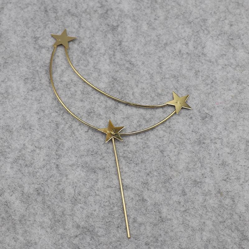 Queen Crown Cake Decoration with Lace, Pearls, and Baby's Breath for Birthdays