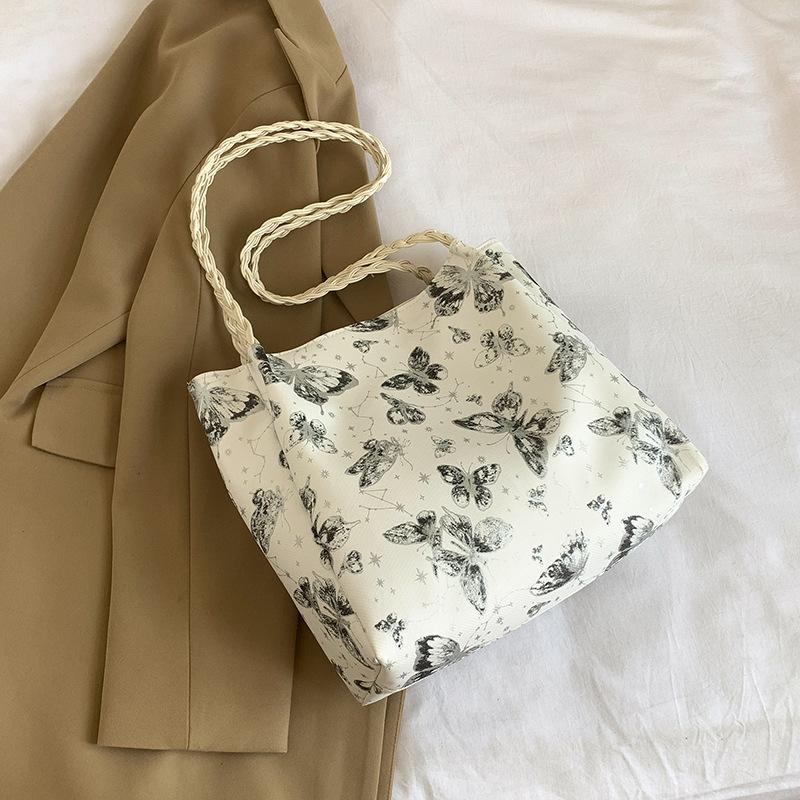 

2024 летняя новая модная сумка-мессенджер в стиле ретро, повседневная маленькая сумка, женская сумка в иностранном стиле, простая большая вместительная сумка-тоут для женщин чёрный