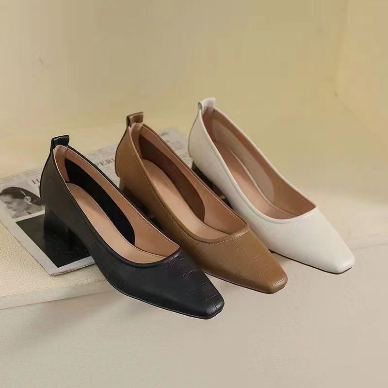 Spring and Summer New Small Heels Simple Lady Temperament Soft Leather Not Grinding Feet Pointed Single Shoes Low Heel High Heels