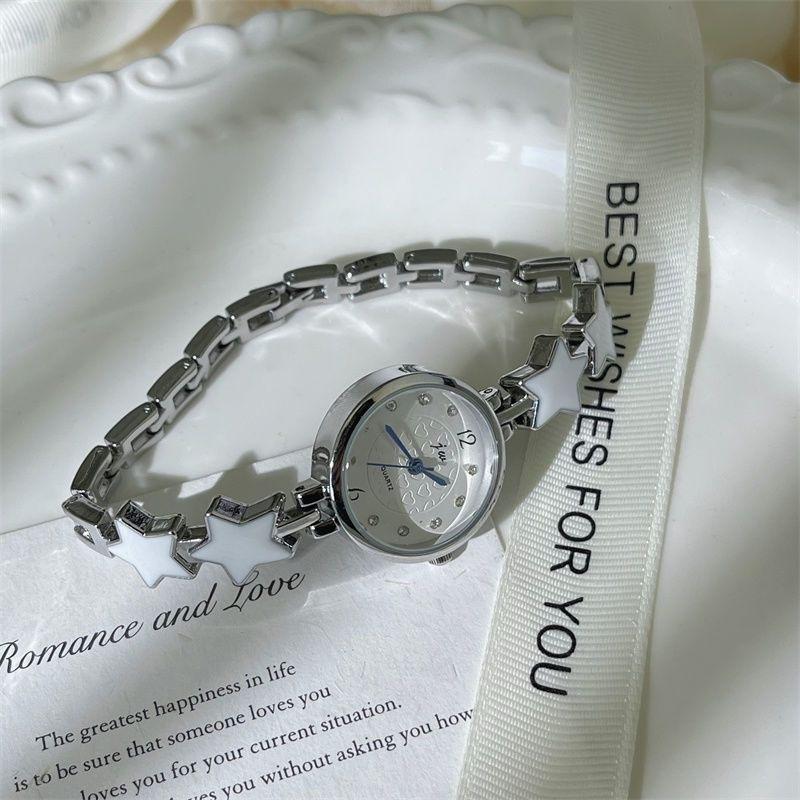 Fashion Versatile Women's Small and Cute Star Steel Band Quartz Watch Women High Quality Silver Wristwatch Vintage Female Clock