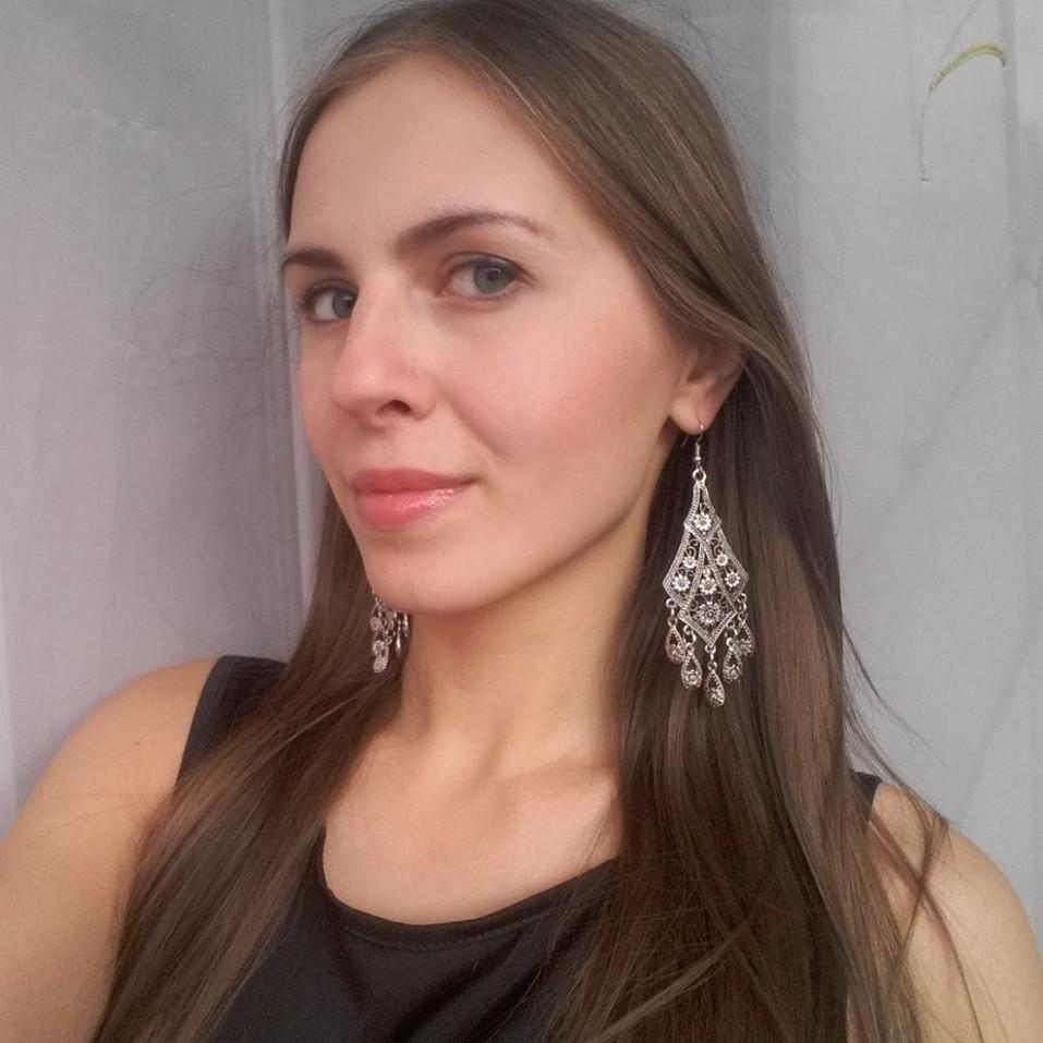 European Retro Ethnic Floral Tassel Earrings with Engraved Water Drop Design