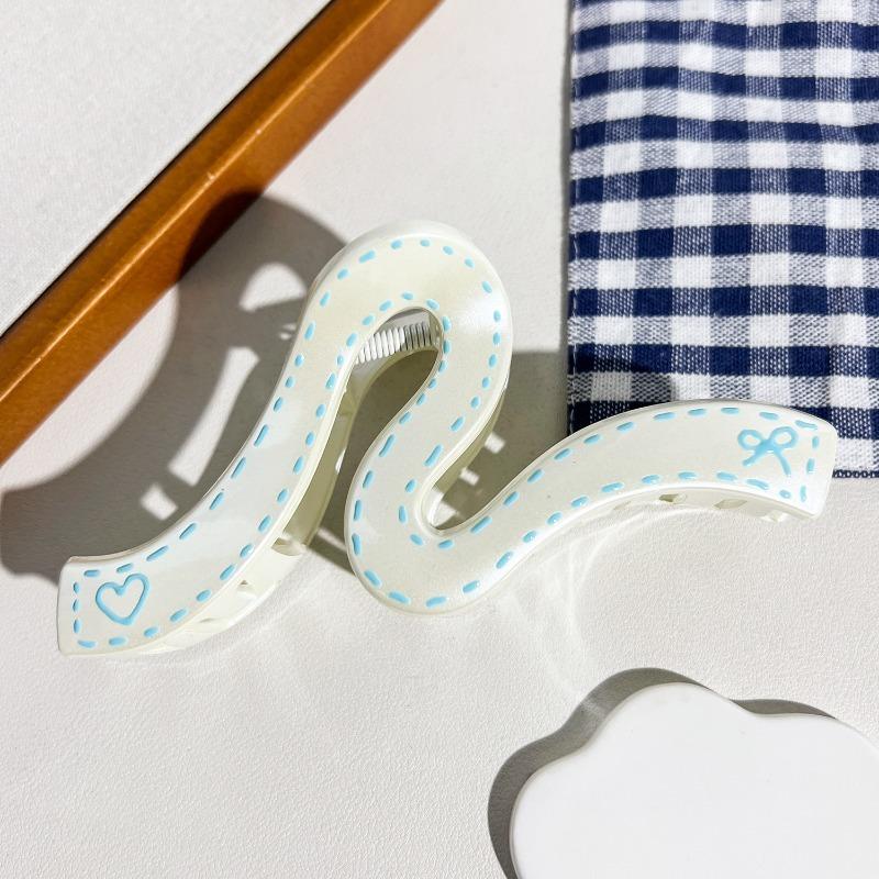 High-end Cream-colored Hair Clips Women's Heart Graffiti Wavy Gripper Elegant Updo Shark Gripper