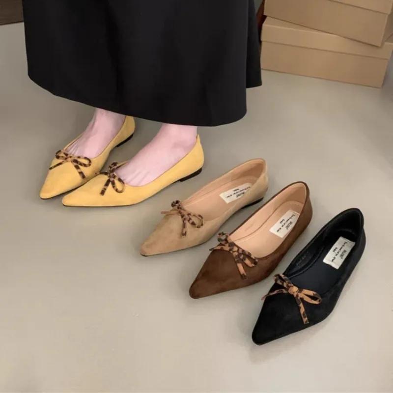 Módní dámské ploché boty 2025 jaro nové leopardí špičaté mělké semišové s motýlkovou mašlí měkká podrážka protiskluzové boty odolné proti opotřebení