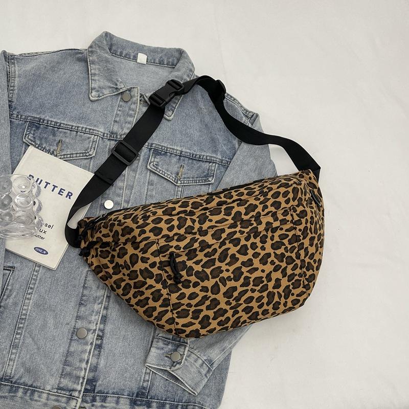 2025 Autumn New Trend Niche Fanny Pack Casual Simple Commuter Shoulder Bag Casual Leopard Print Messenger Breast Bag