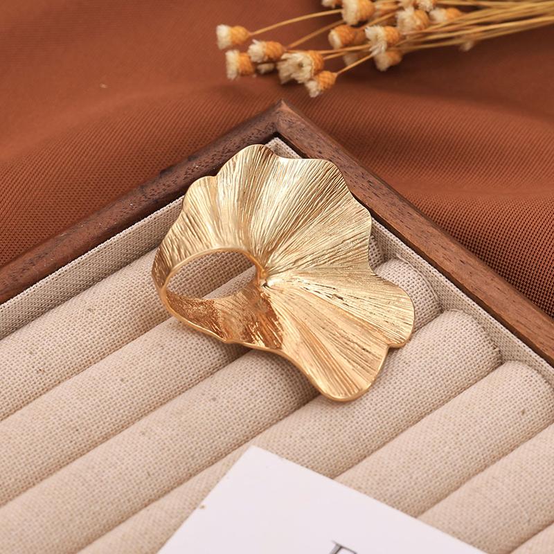 Ginkgo Leaf Ring For Women Classic Fashion Metal Leaf Fan-Shaped Finger Ring Women'S Punk Party Jewelry Gifts