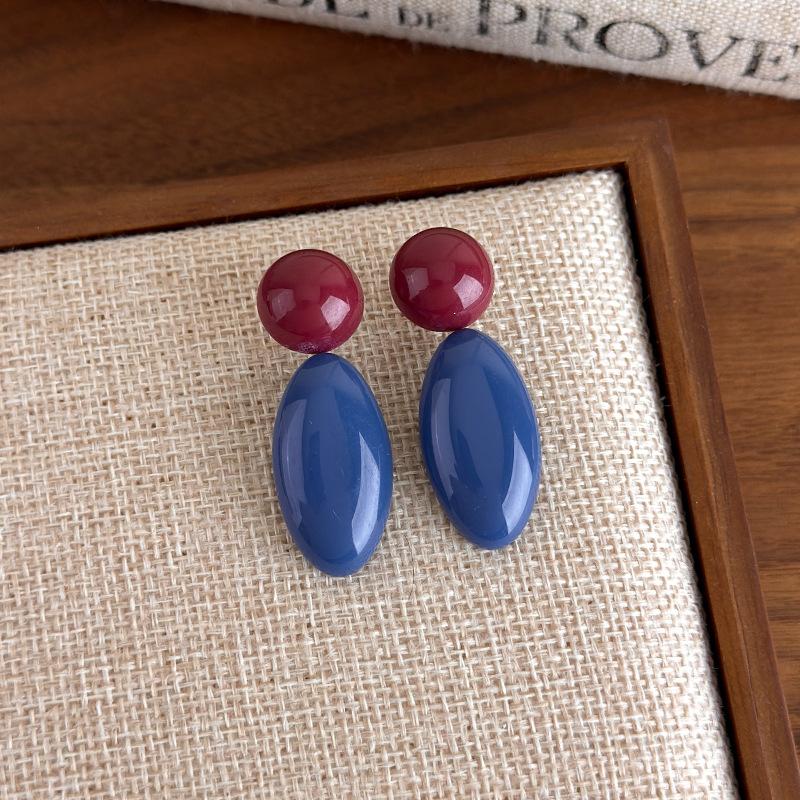 Trendy Temperament Geometric Contrasting Color Resin Drop Earrings for Women Winter Autumn Retro Stud Earrings Jewelry Accessory