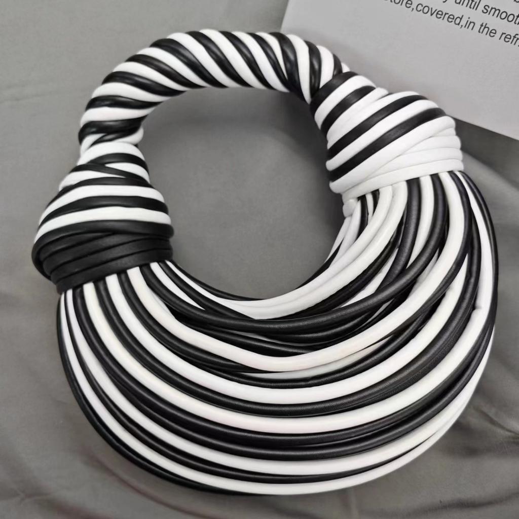 Fashion Handbag Bag Women'S High-End Niche Design Personalized Woven Noodle Bag Messenger Bag Women'S Tide