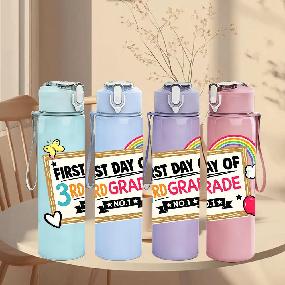 1PC First Day Third Grade Kids Art 750ml Color Plastic Sports Water Bottle Leakproof Flip Straw Lid Suitable for Sports Office Home Use