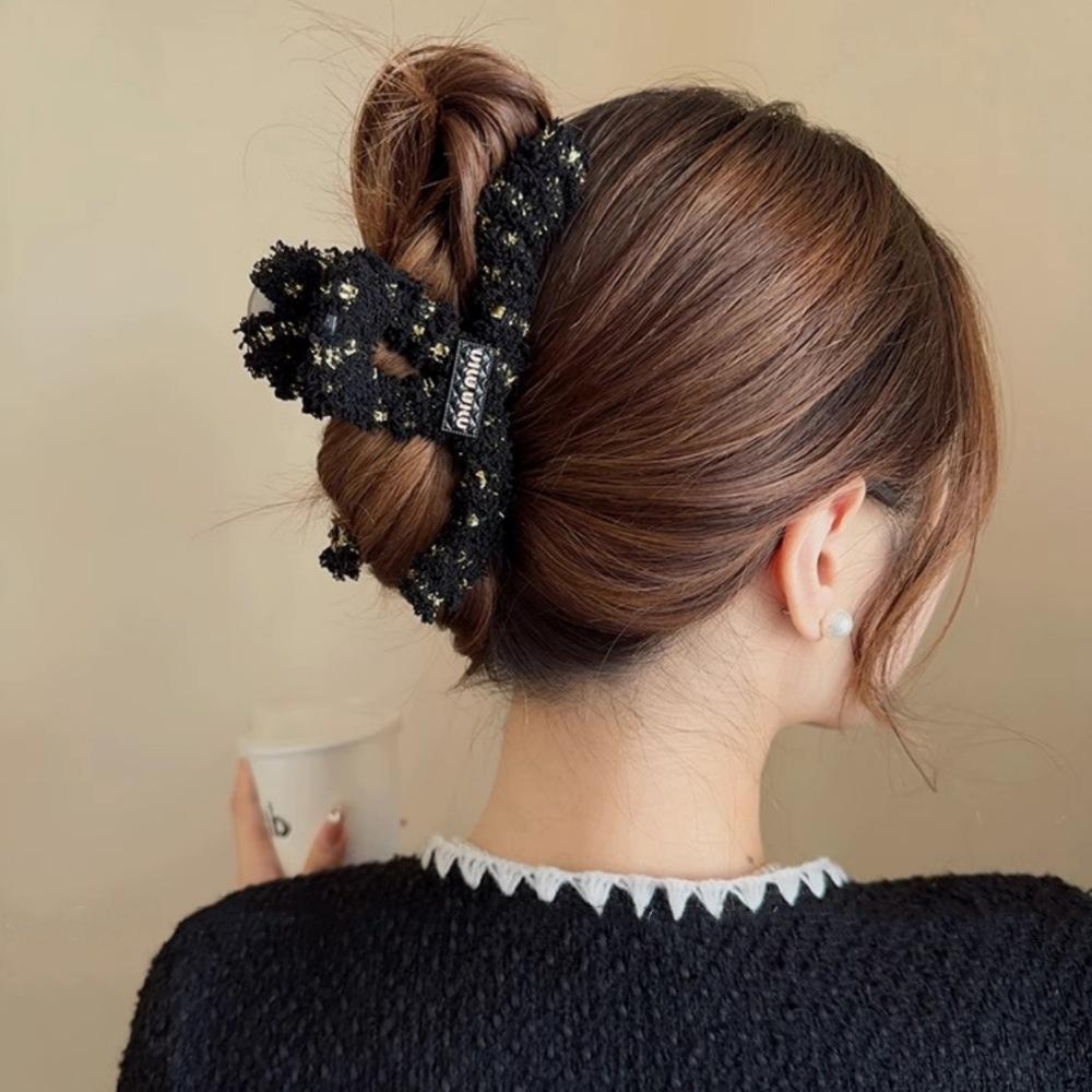 Large Xiaoxiangfeng Plush Grab Clip French Retro Hairpin Back Head Disc Shark Hair Accessories