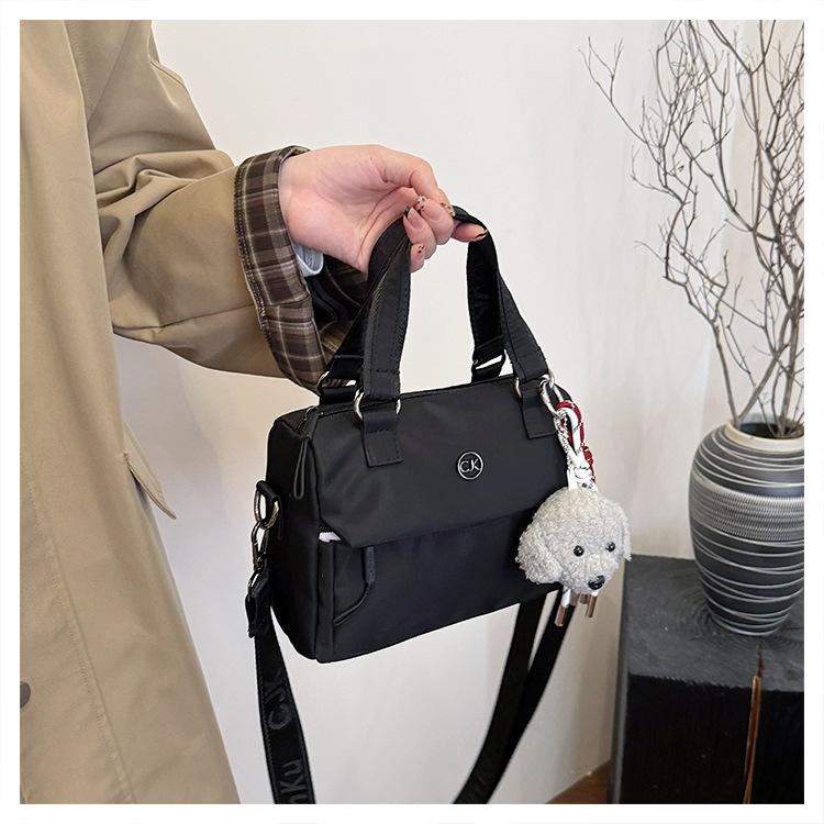 Сумка-мессенджер на одно плечо — фото 15