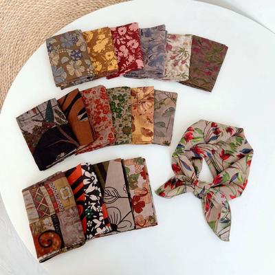 Accessoires – Schals & Tücher