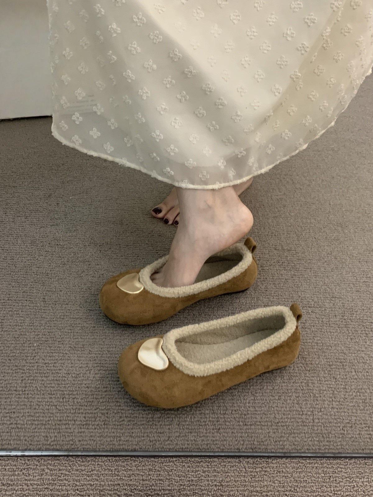 

Late evening wind ugly cute plush shoes women s shoes autumn and winter warm one pedal big head commuting Doudou shoes 40 хакі