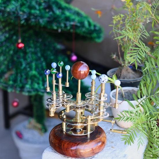 25.4 Cm Luxury Decor Piece for Book Shelves Brass and Steel Orrery A Functional Model of the Solar System with Multi Celestial Bodies