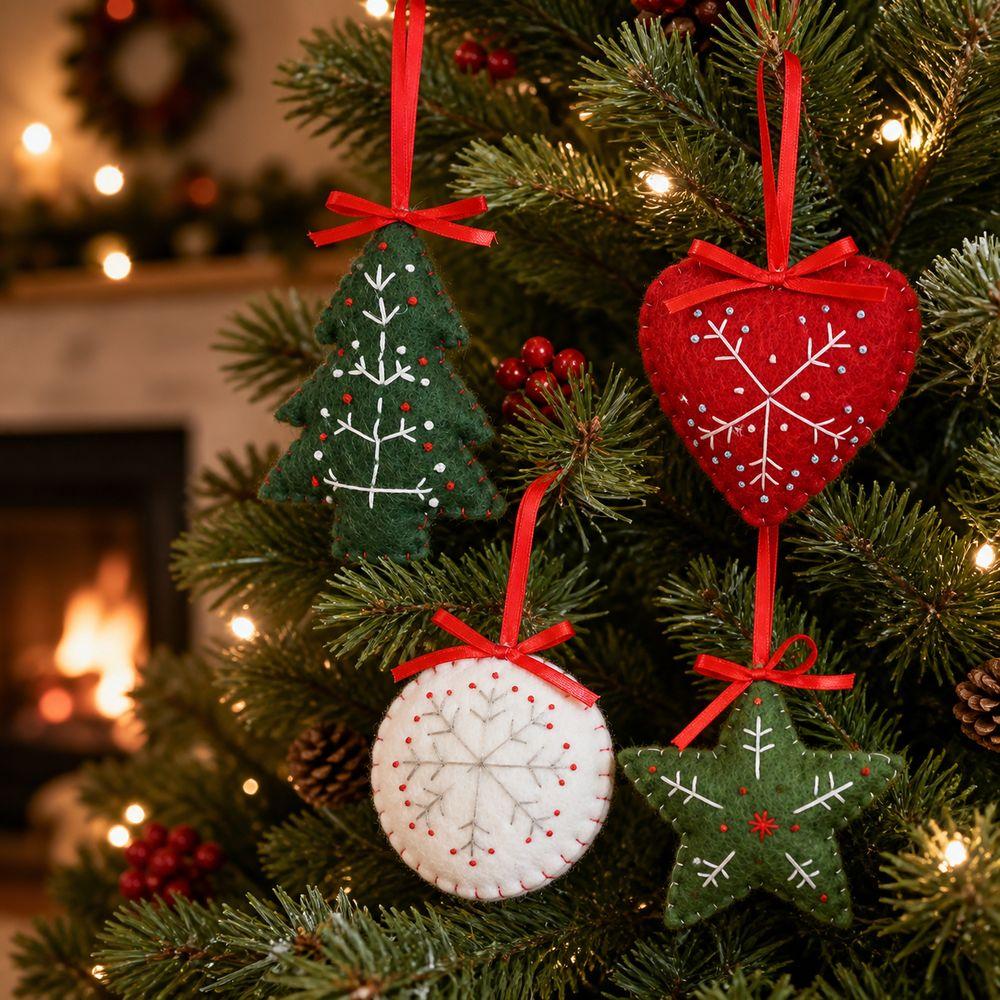 Wool Felt Felt Ornaments Handmade Ribbon Hangers Christmas Ornaments Embroidered Snowflake Patterns Hand-Stitched