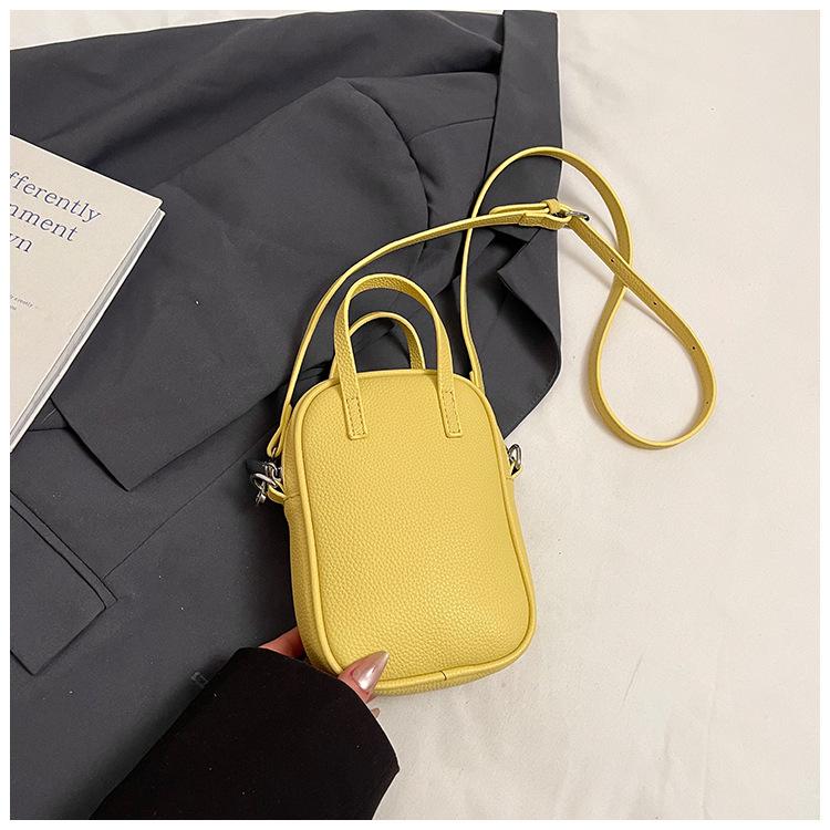 This year's popular fashion messenger small bag for women 2025 spring new trendy retro shoulder commuter bowling bag for women