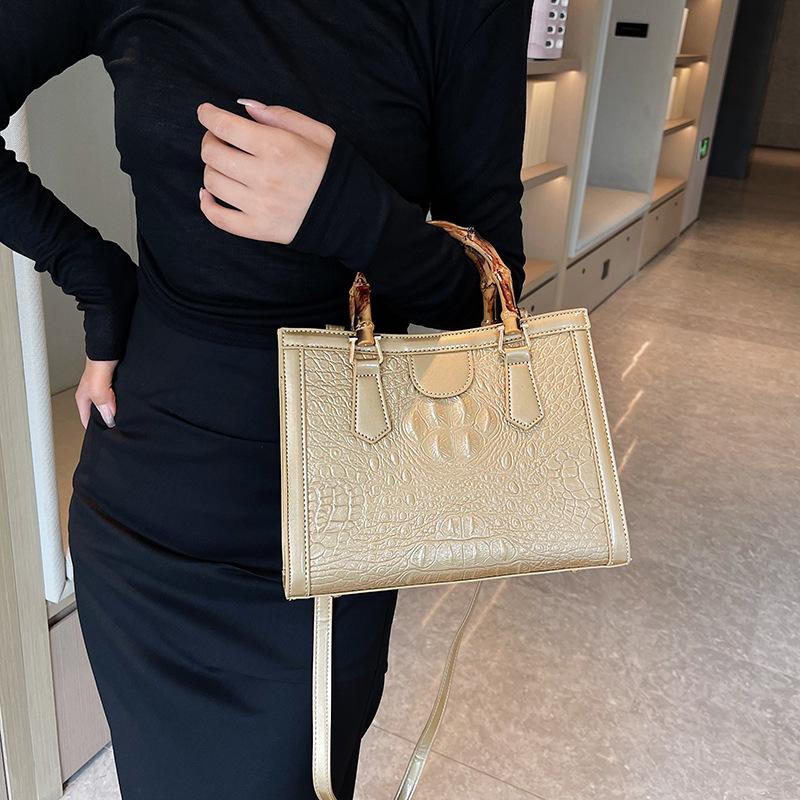 2023 Cross Border New Tote Bag Women's Bag Foreign Trade Leisure Large Capacity Crocodile Pattern Bag Women's Bamboo Handbag