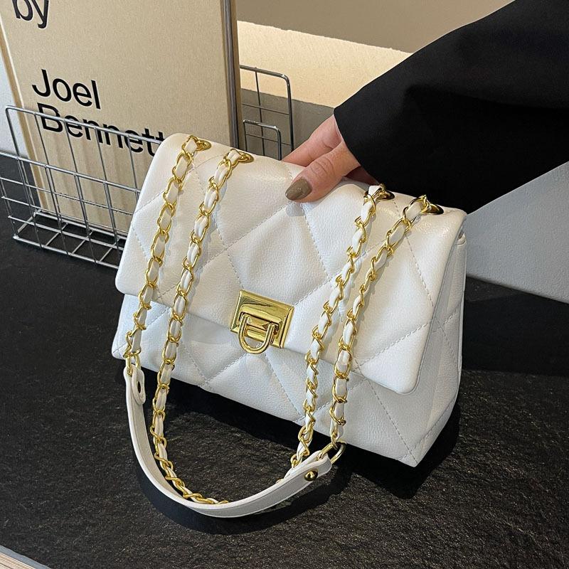 Chain Underarm Women's Bag, New Autumn Simple and Fashionable Diamond Square Bag, Solid Color Single Bag.
