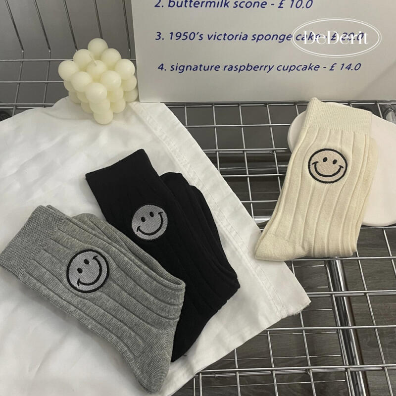 Smile Gold Women's Fashion Character Pretty Socks