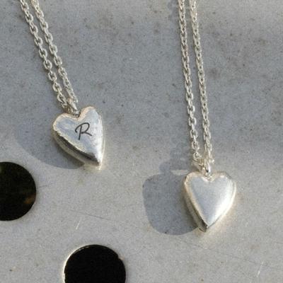 POSTLUDE [SILVER] MINI CHUNKY LONG HEART P N