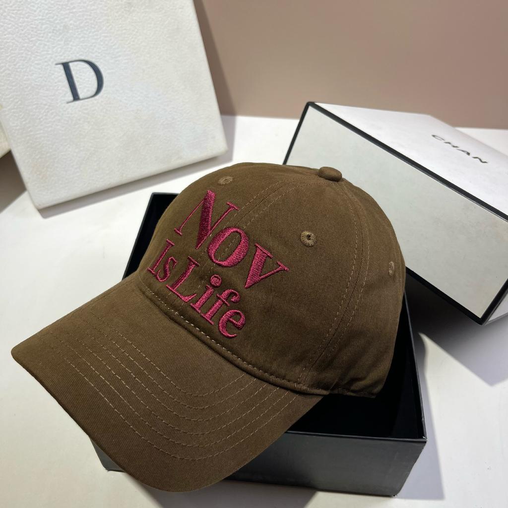 Guangzhou Alphabet Baseball Cap Simple Daily Versatile Age-Reducing Casual Cap Student Hat
