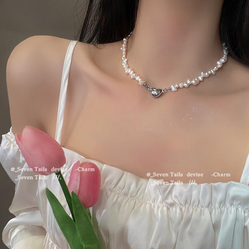 Pearl love magnet necklace women's niche simple cold wind collarbone chain design sense neck chain accessories