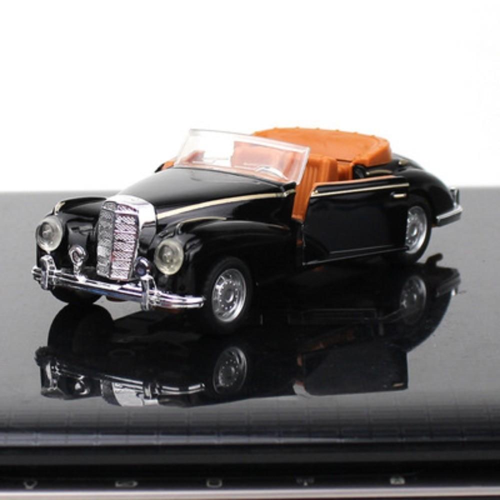 1:36 Mini Stimulation Alloy Classic Car Alloy Pull Back Retro Convertible Car Model Simulation Mini Vehicle Ornament