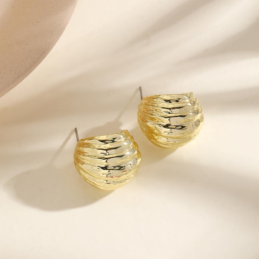 Best-selling Metal Wind Earrings Simple Temperament Exaggerated Earrings High Sense of Metal Earrings.