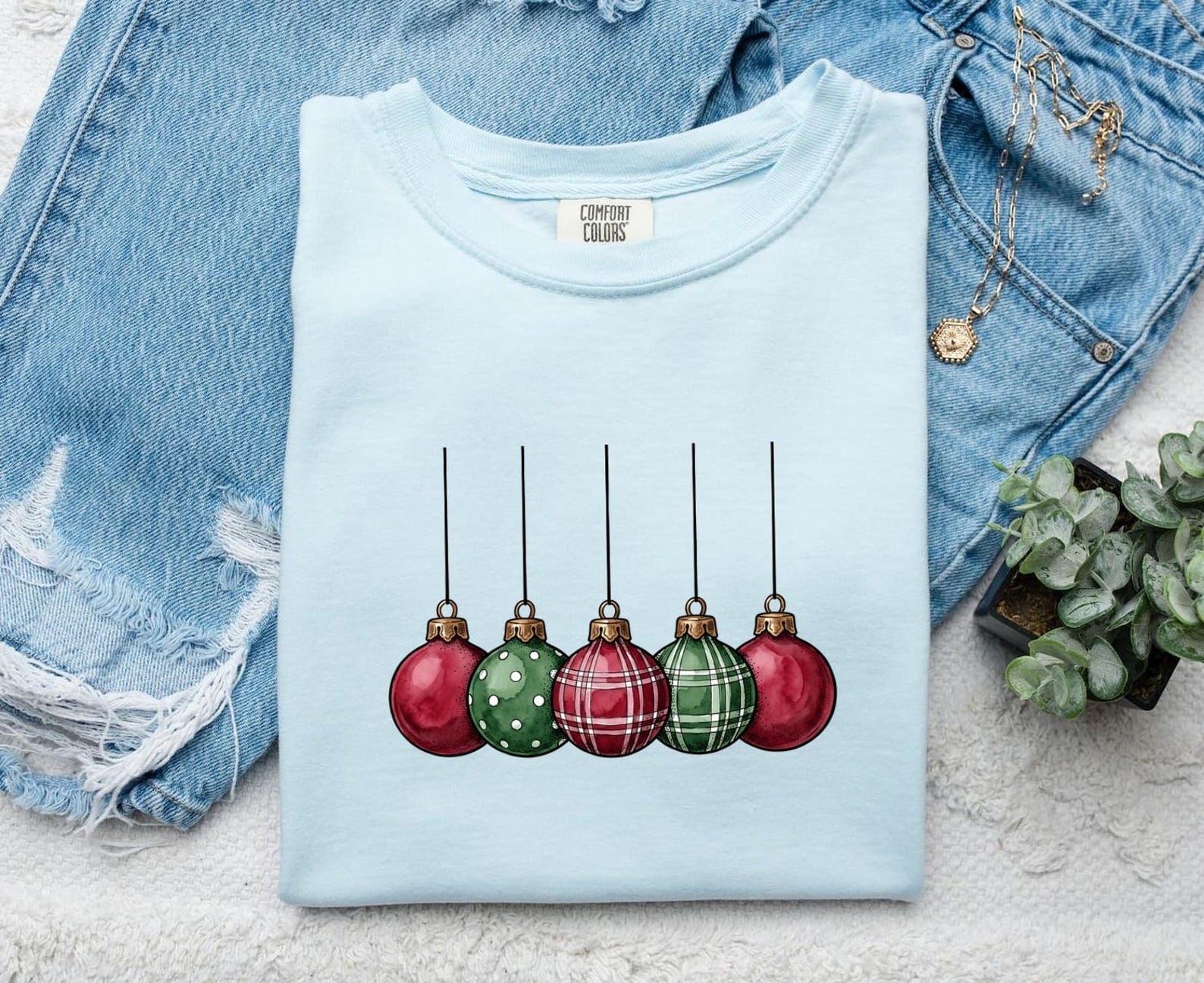 Christmas Ornaments Shirt Christmas Holiday Gift Women Watercolor Tee Baubles T-Shirt Christmas Fan Painted Tshirt Seasonal Graphic Hand 3XL