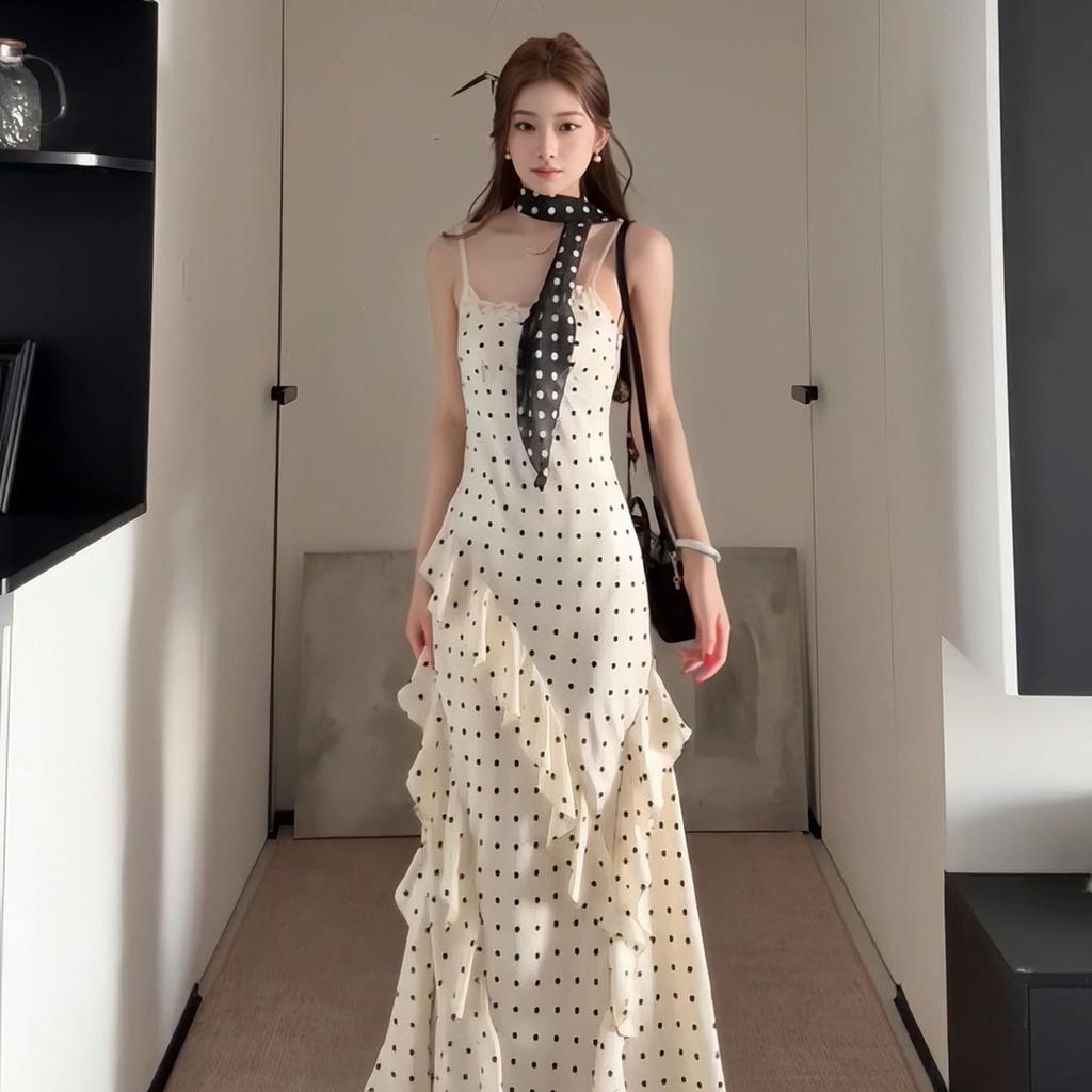 Early spring women's clothing 2026 new long suspender polka dot dress suit Korean a complete set of ootd wear long dress