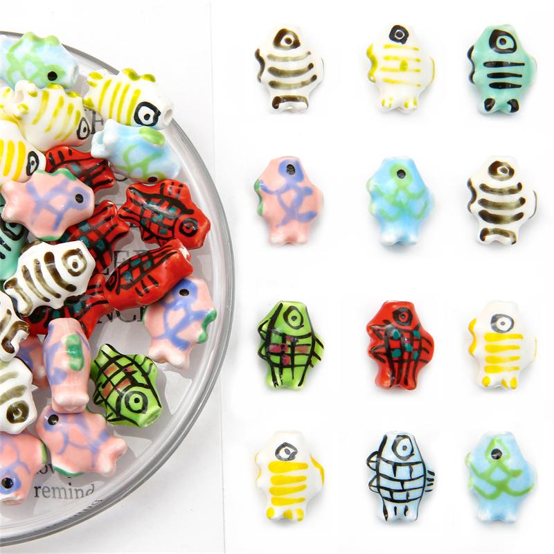 2 stk håndmalt keramisk porselen fiskeperler sjarm løse avstandsperler for halskjede øredobber armbånd DIY smykker håndverk