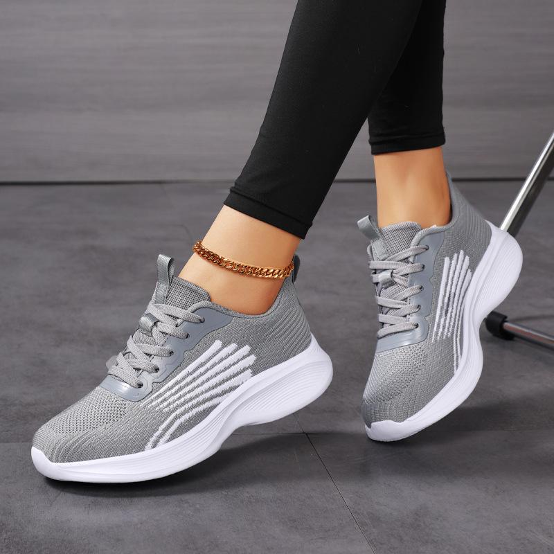 Shoes New Soft-soled Non-slip Casual Sports Shoes Running Shoes Breathable and Lightweight Travel Mesh Shoes