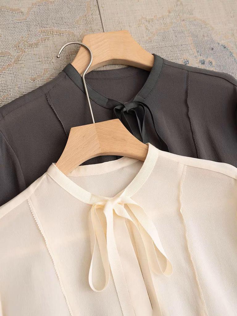 Xiao He 23 Momme Mulberry Silk Tie-Neck Crinkled Blouse