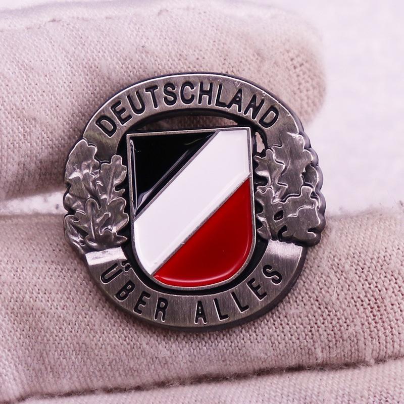 Germany Flag Pin Oak Leaves Brooch Vintage Black Deutschland Badge Deutsche Jewelry Men Patriot Gift