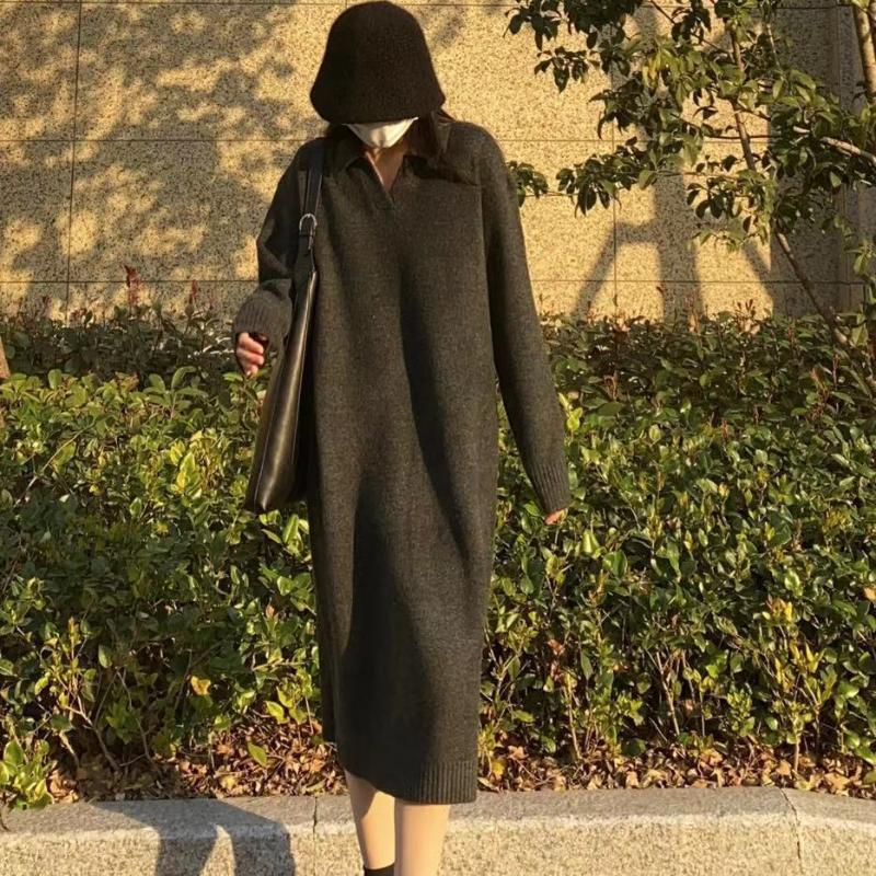 LYRIA Solid Color Polo Neck Turtleneck Dress, New Autumn and Winter Style, Suitable for Overcoats, Long Knee-length Loose Thick Knitted Sweater Dress.