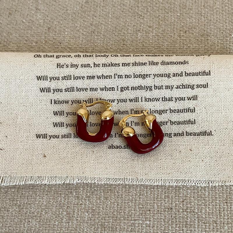 Premium Sense Roter Öl Tropfen Metall Ohr Schnalle Damen Herbst Und Winter Einfach Leicht Luxuriös Mode Temperament Vielseitige Ohrringe