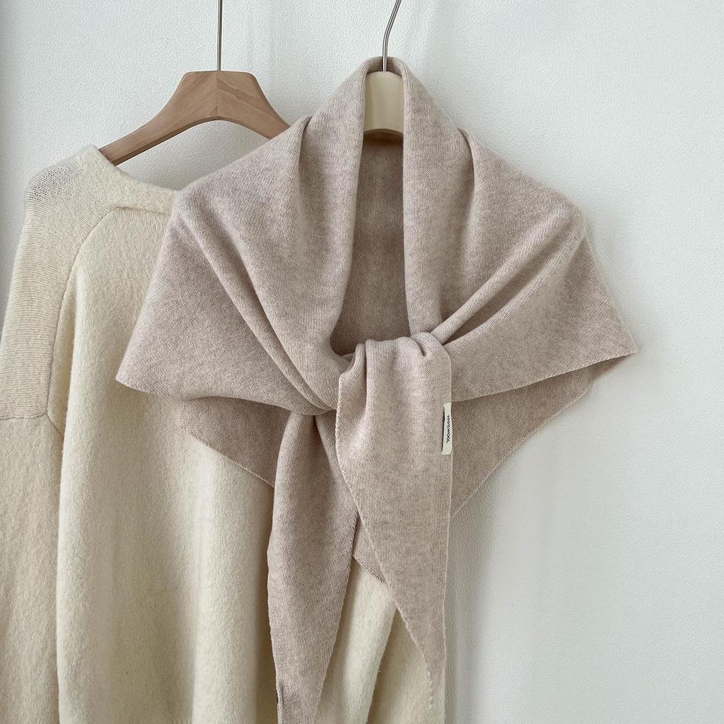 100% Pure Wool Women's Triangle Shawl: Knitted Scarf, Solid Color, High-End and Versatile Neck Warmer