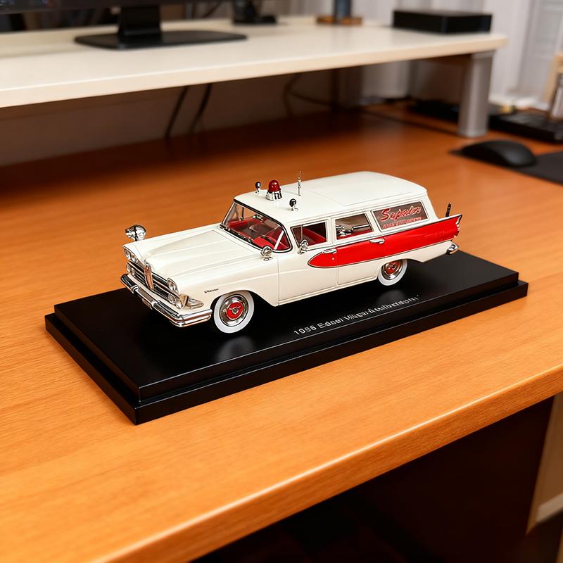 1:43 Limited Edition Resin Classic Car Model 1933 Benz-Style & 1958 Retro Ambulance High-Simulation Collectible Display Gift Toy