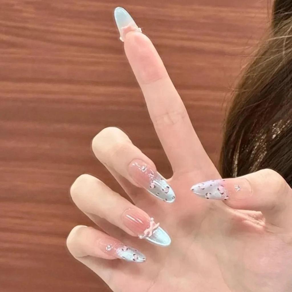 High-End Hand-Painted Blue Leopard Heart Cat Eye Manicure for Students