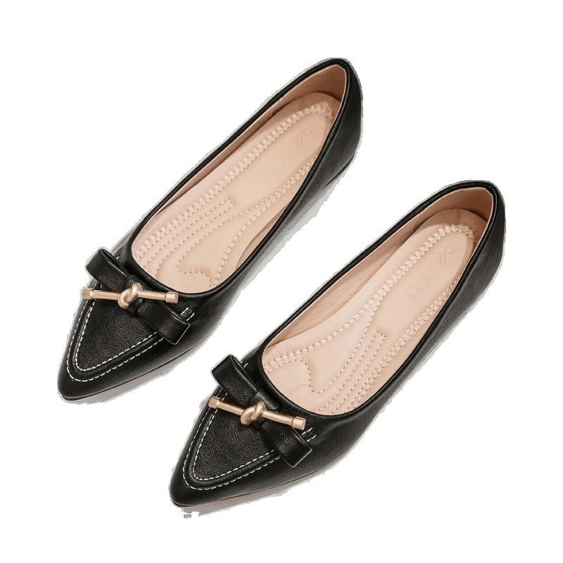 Leather pointed single shoes women's soft soles spring and autumn 2025 new shallow mouth laden shoes flat soles four seasons large size women's shoes