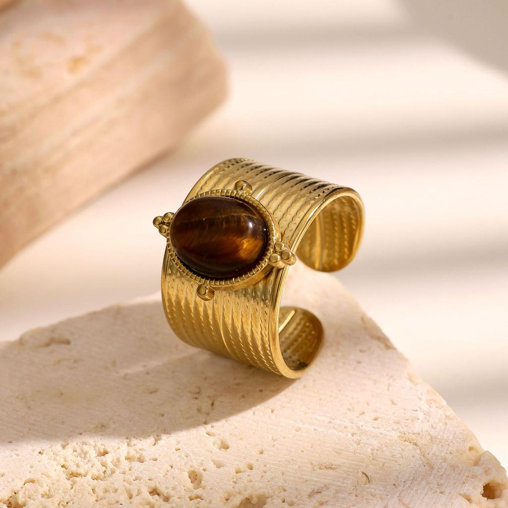 Elegant Gold Floral Ring - French Luxury & Versatile Hong Kong Style Stainless Steel Design