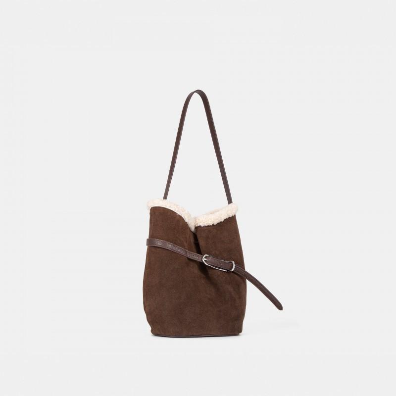 "Snow Bucket Bag" Matte Cowhide Lamb Wool Single Shoulder Underarms